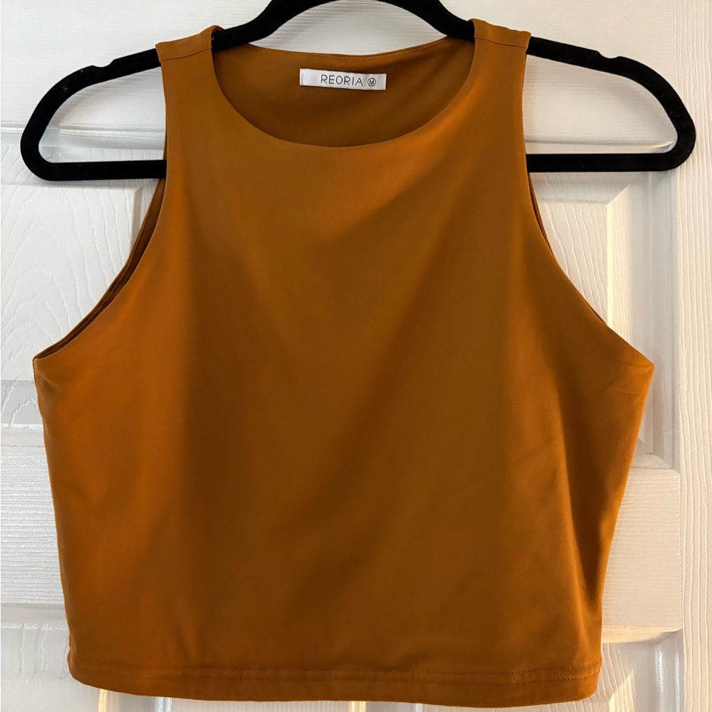 Reoria Cropped high neck tank top size M